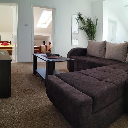 Bc Apartments Nis Luaran gambar
